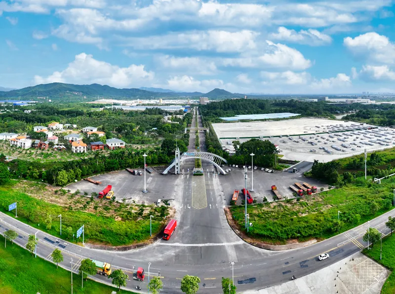 亚铝工业城二号门航拍